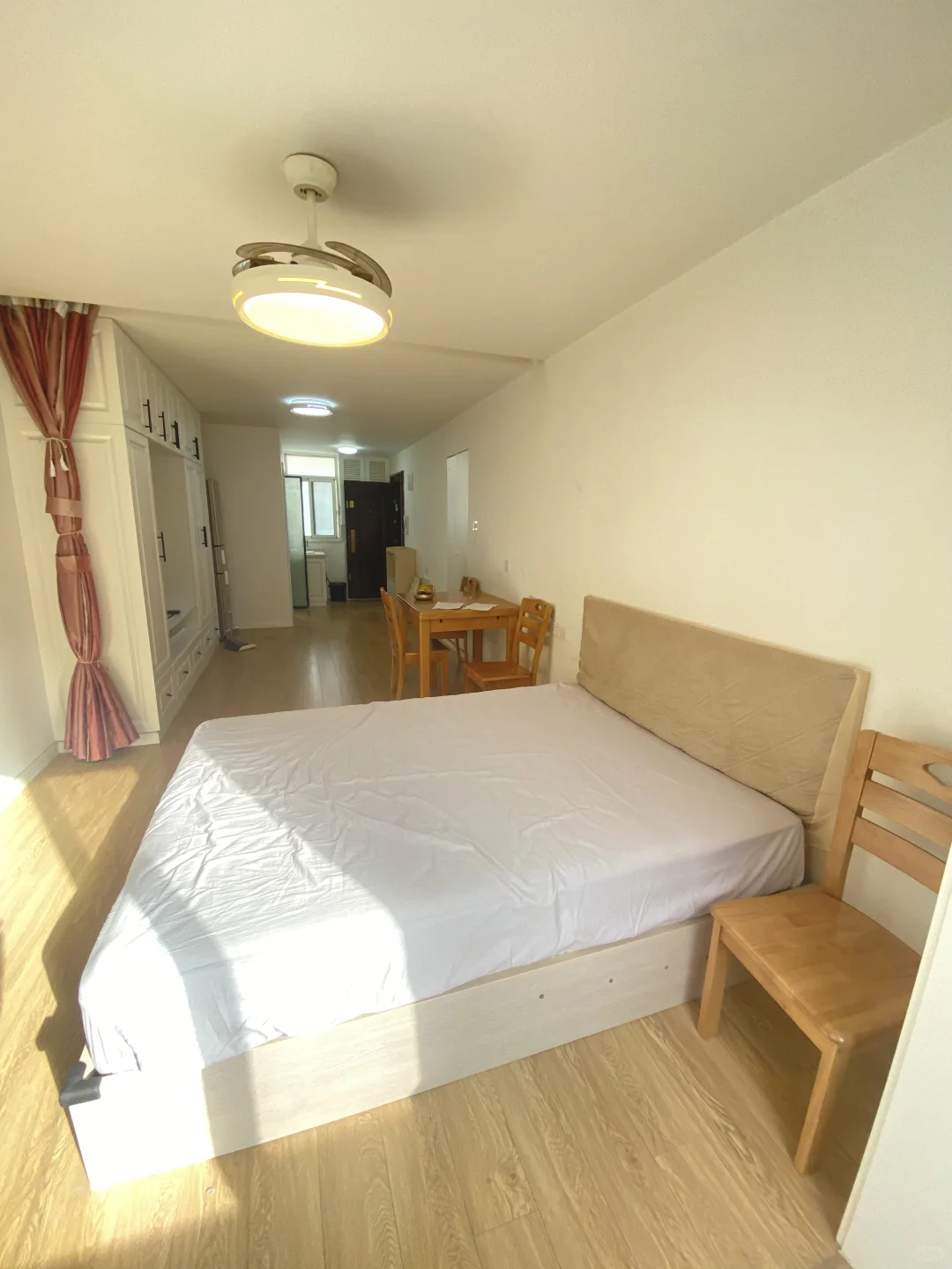 双地铁3/8号线，密二小区精装修一室一厅出租