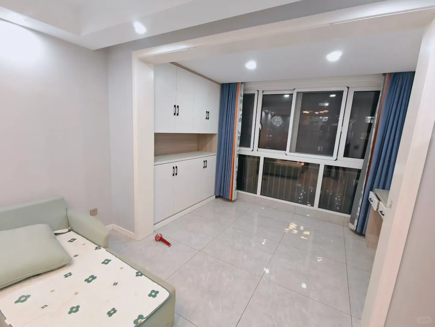 闵行下楼 电梯两房 婚房装修 首次出租