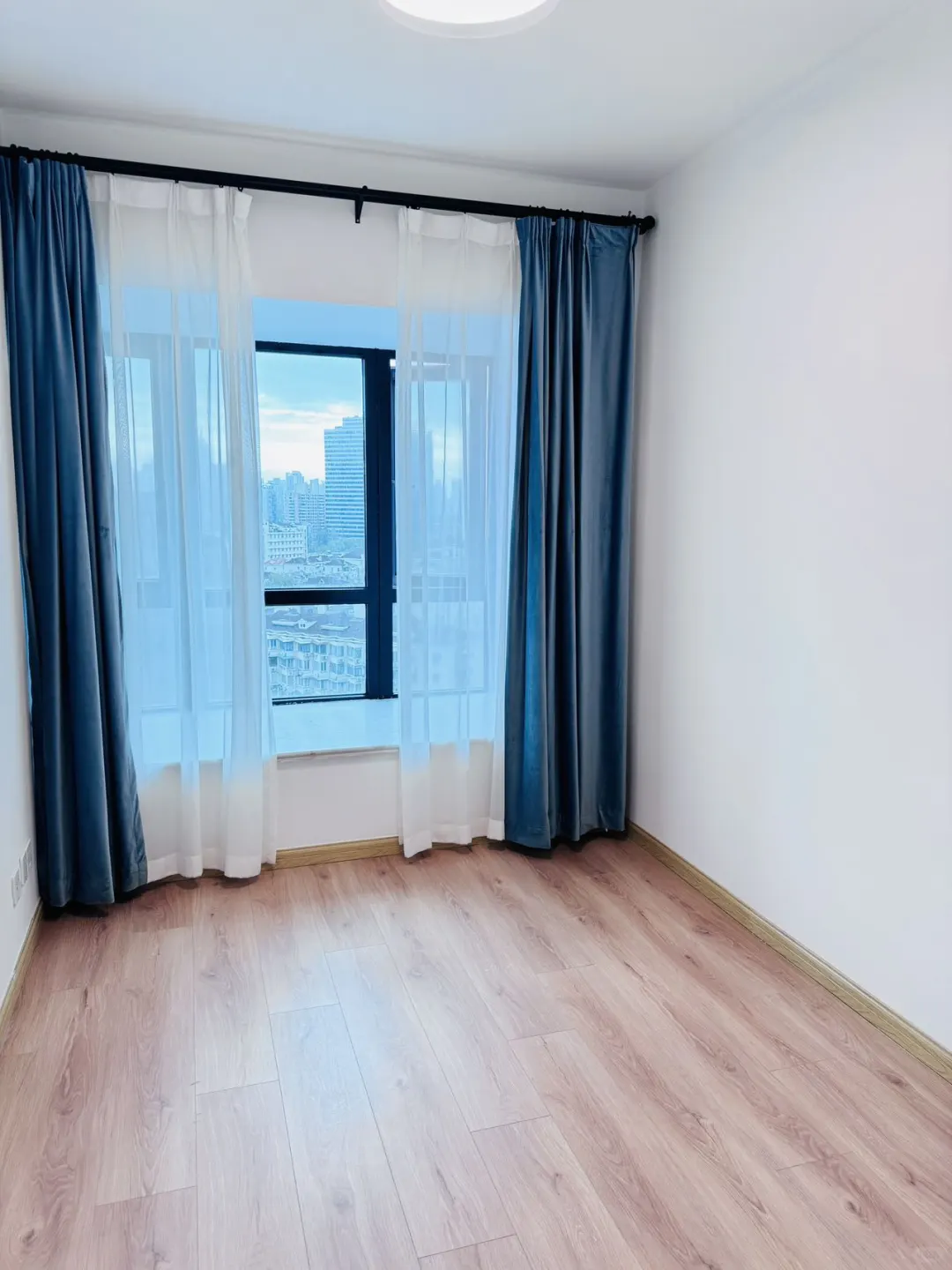 静安寺🌿嘉园2号13A层装修3年，保养较高