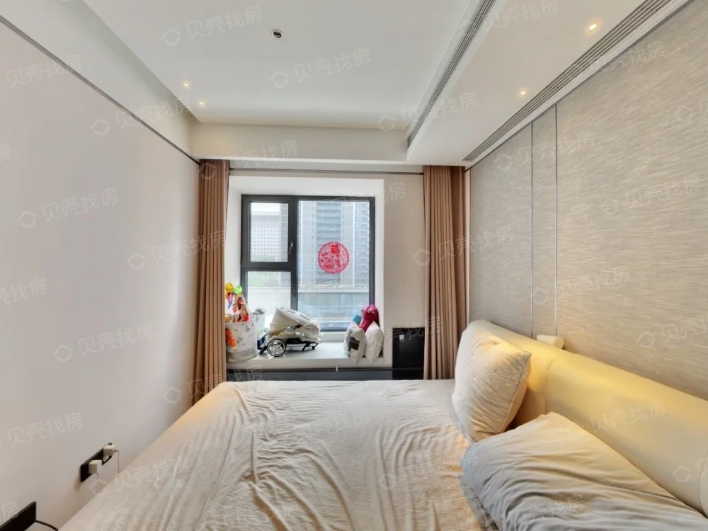 河西三片 | 精装次新房|104平250万