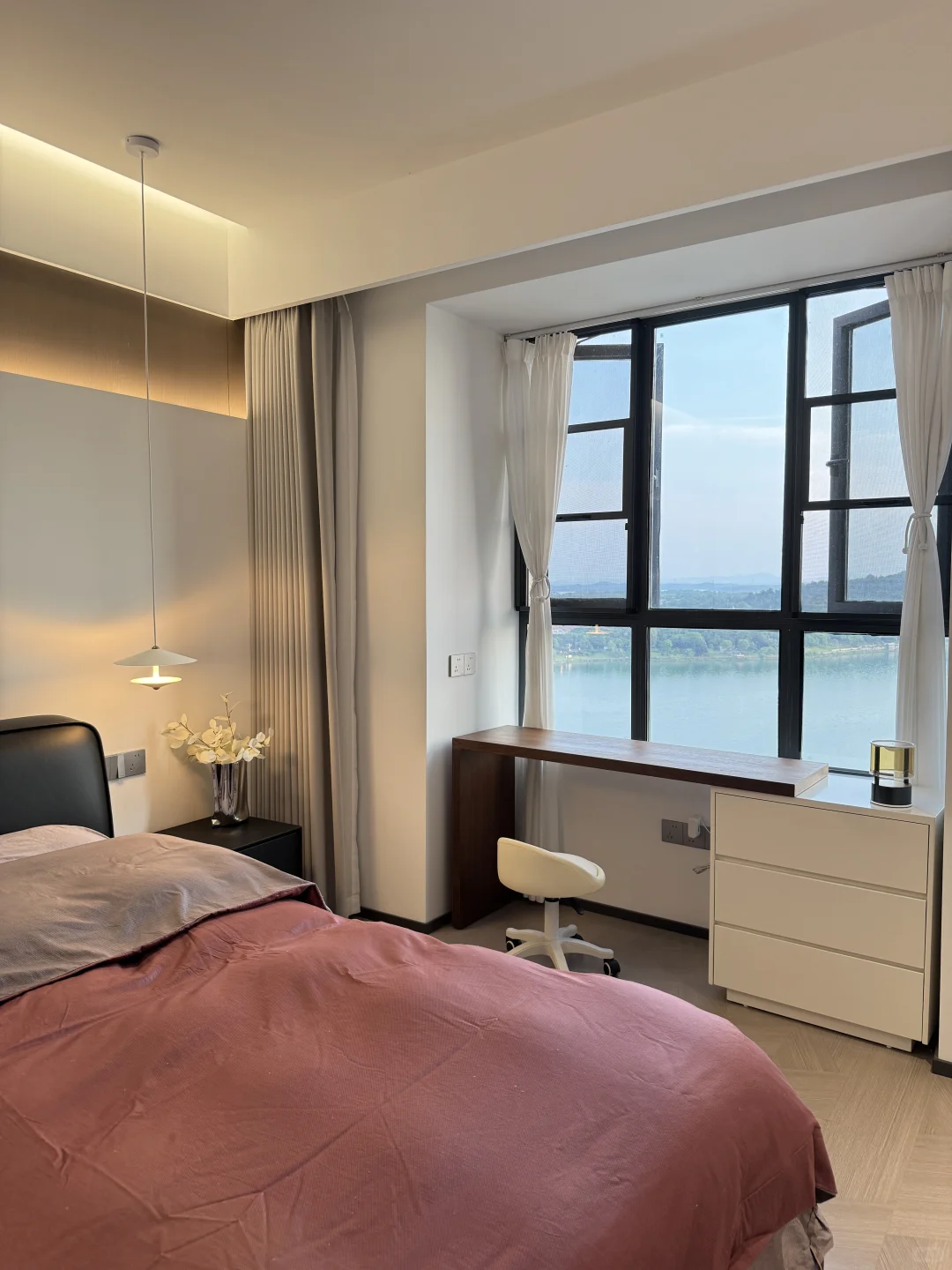 说实话 寒酸吗？就这还花了20w…