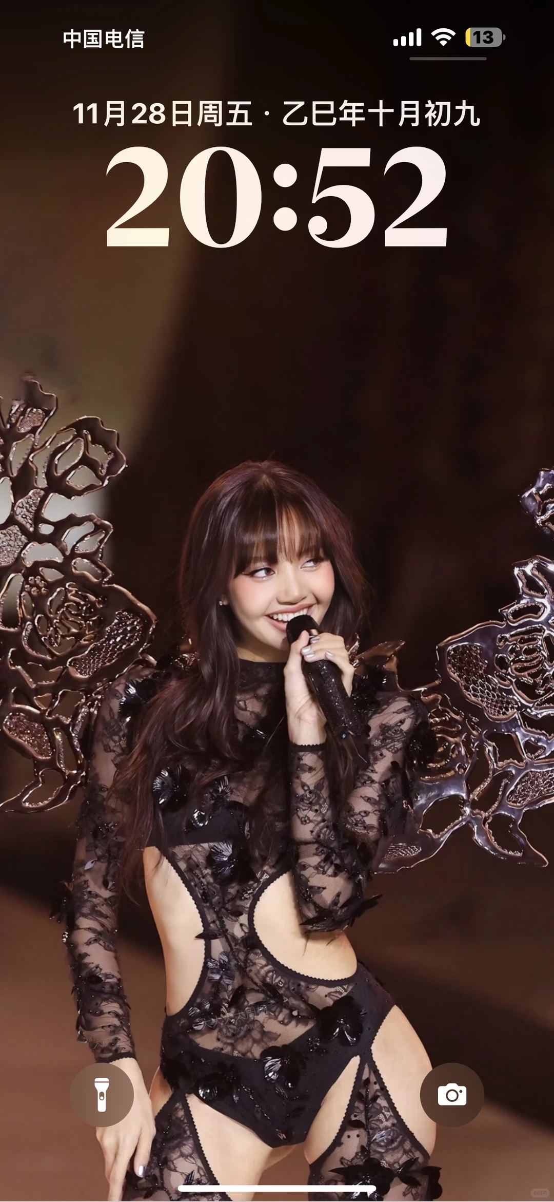 Lisa壁纸｜女王的自信人生！🖤🖤🖤