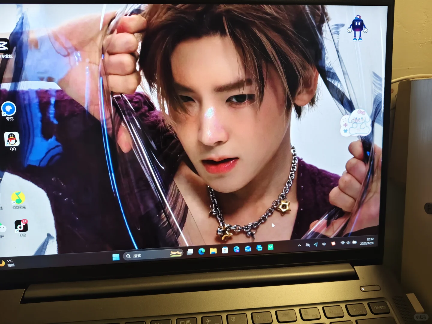 终于找到和电脑适配性很好的壁纸了