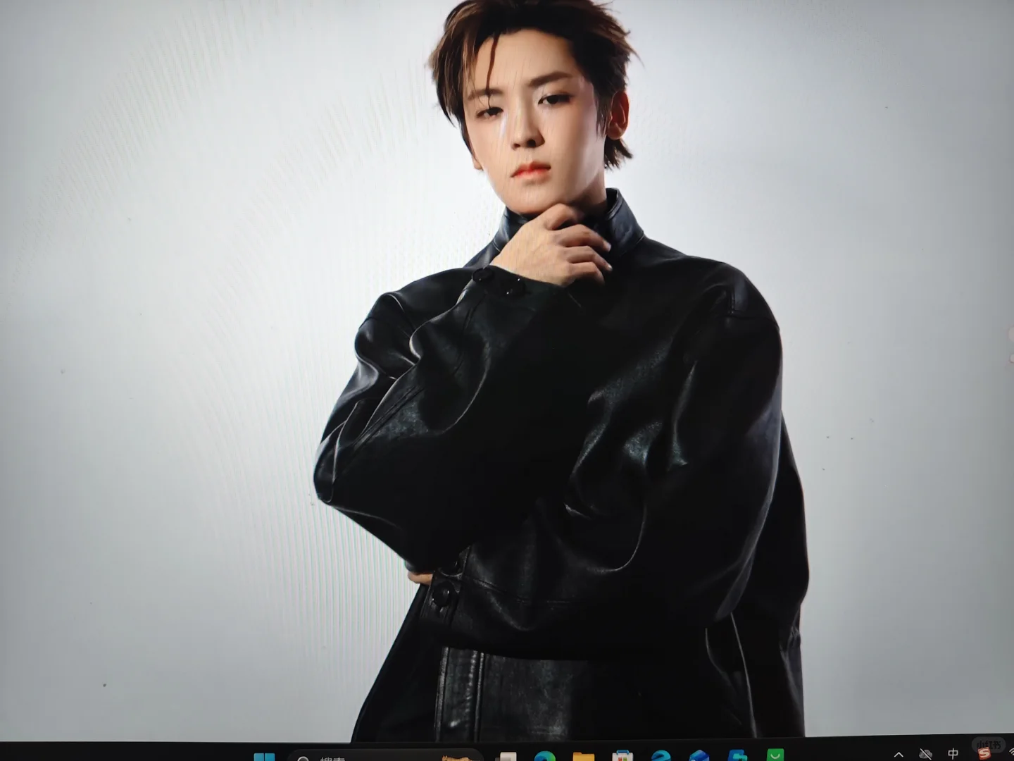 终于找到和电脑适配性很好的壁纸了