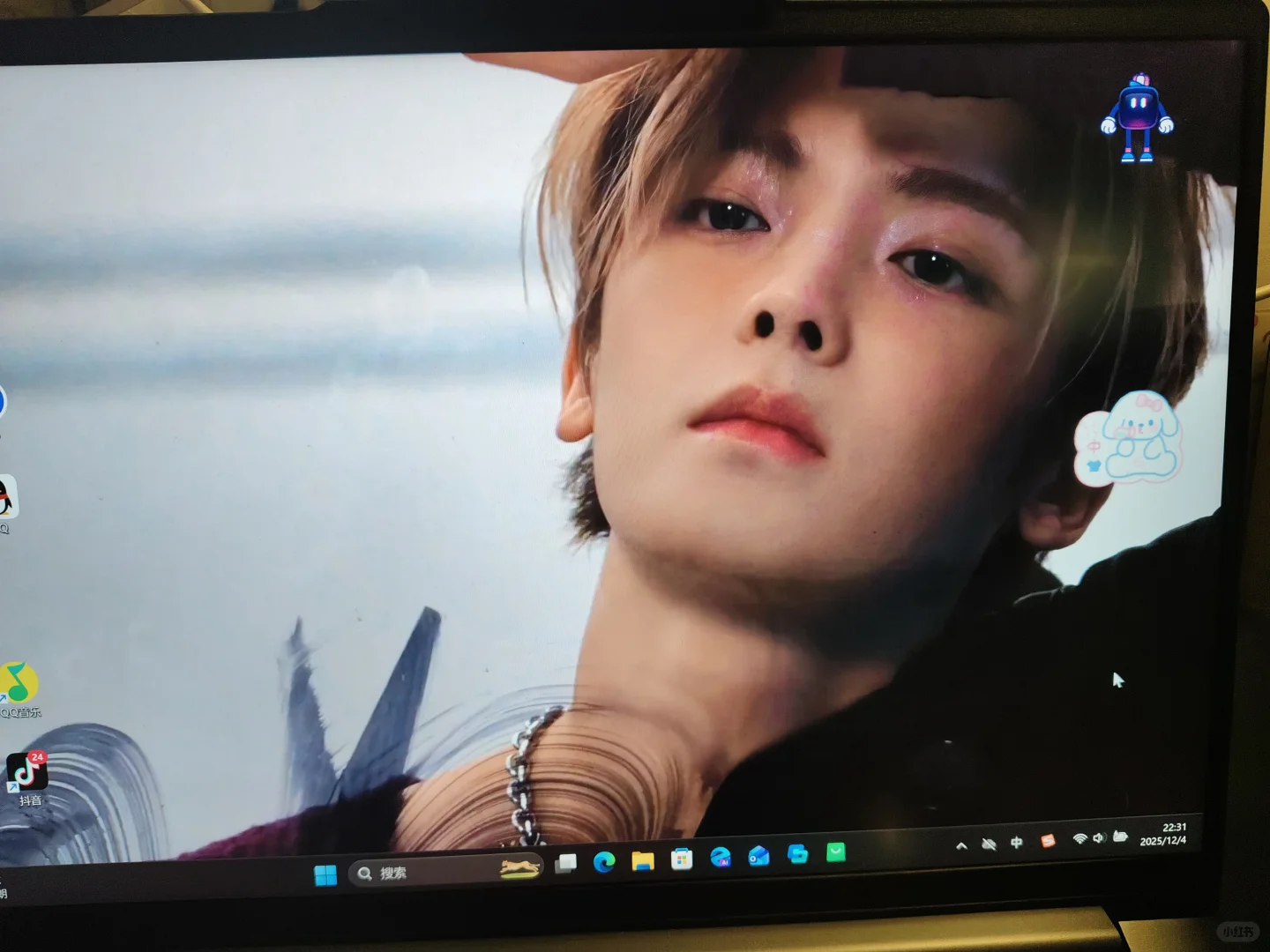 终于找到和电脑适配性很好的壁纸了