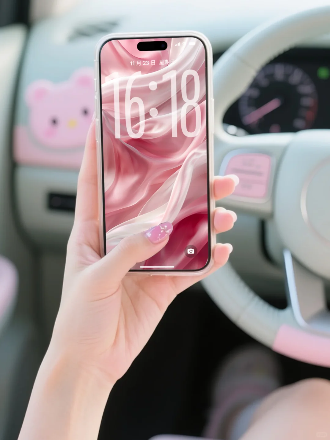 色彩大秀：明亮张扬的个性之美 千金感壁纸