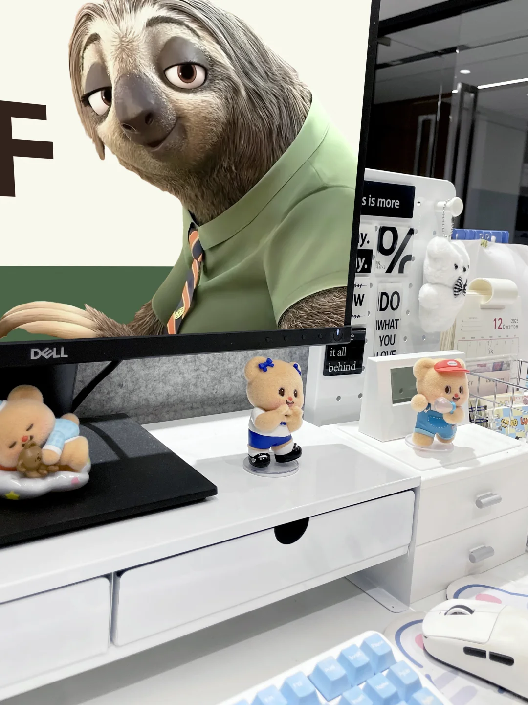 谁懂啊❗️把闪电和马市长设成电脑壁纸了