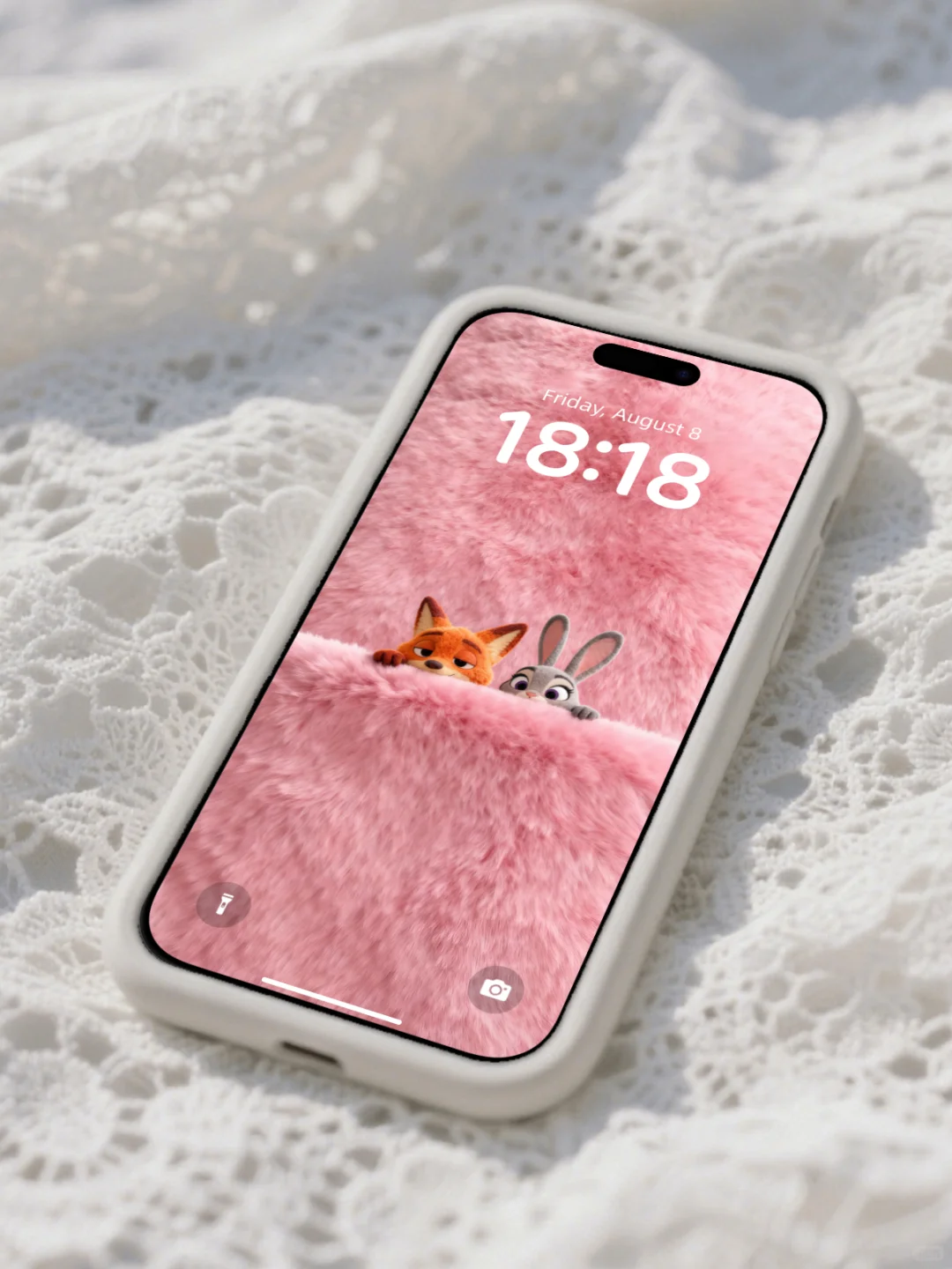 149动态壁纸 | 朱迪和尼克在毛茸茸的地毯上