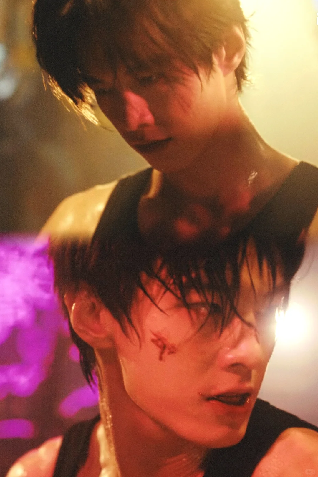 何与《双轨》壁纸｜自修 靳朝