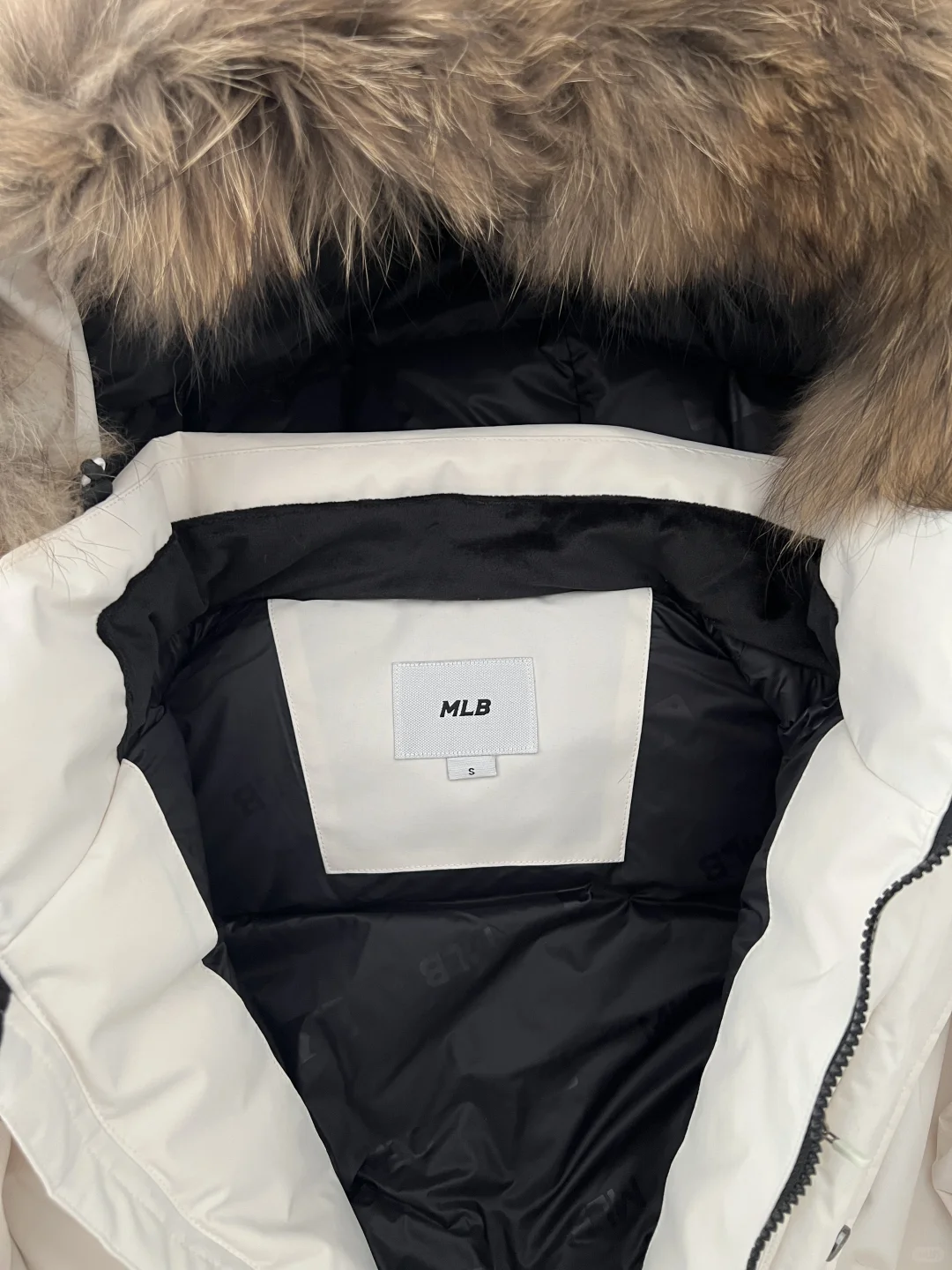做了一周攻略才买的mlb羽绒服 看着怎么样呢