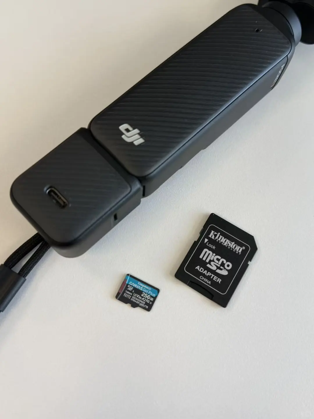 大疆pocket3内存卡256G为什么只有232G？