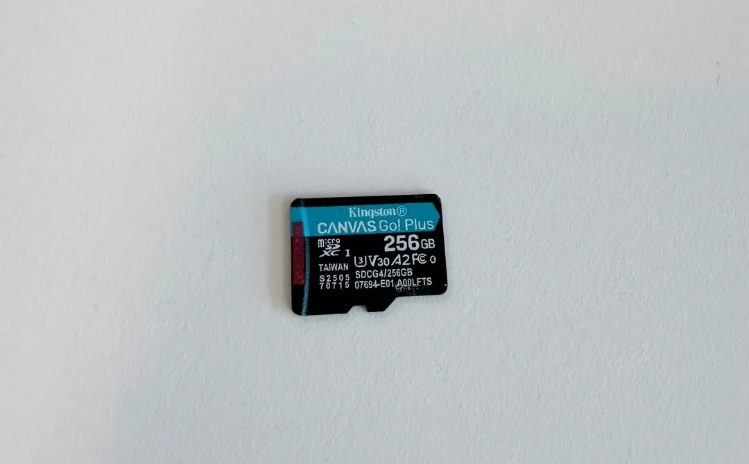 大疆pocket3内存卡256G为什么只有232G？