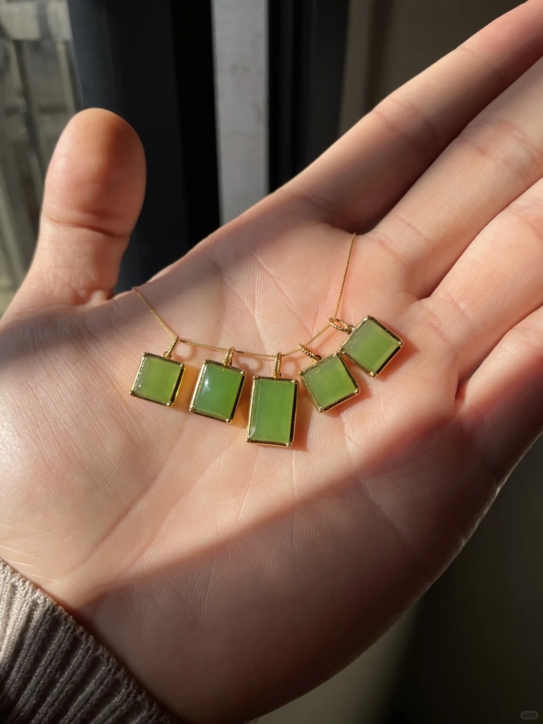 为什么苹果绿蛋面都很小，很薄？