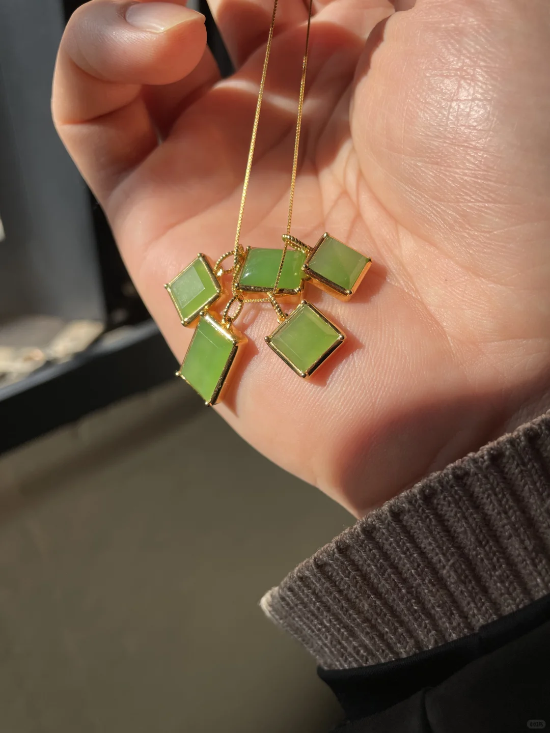 为什么苹果绿蛋面都很小，很薄？