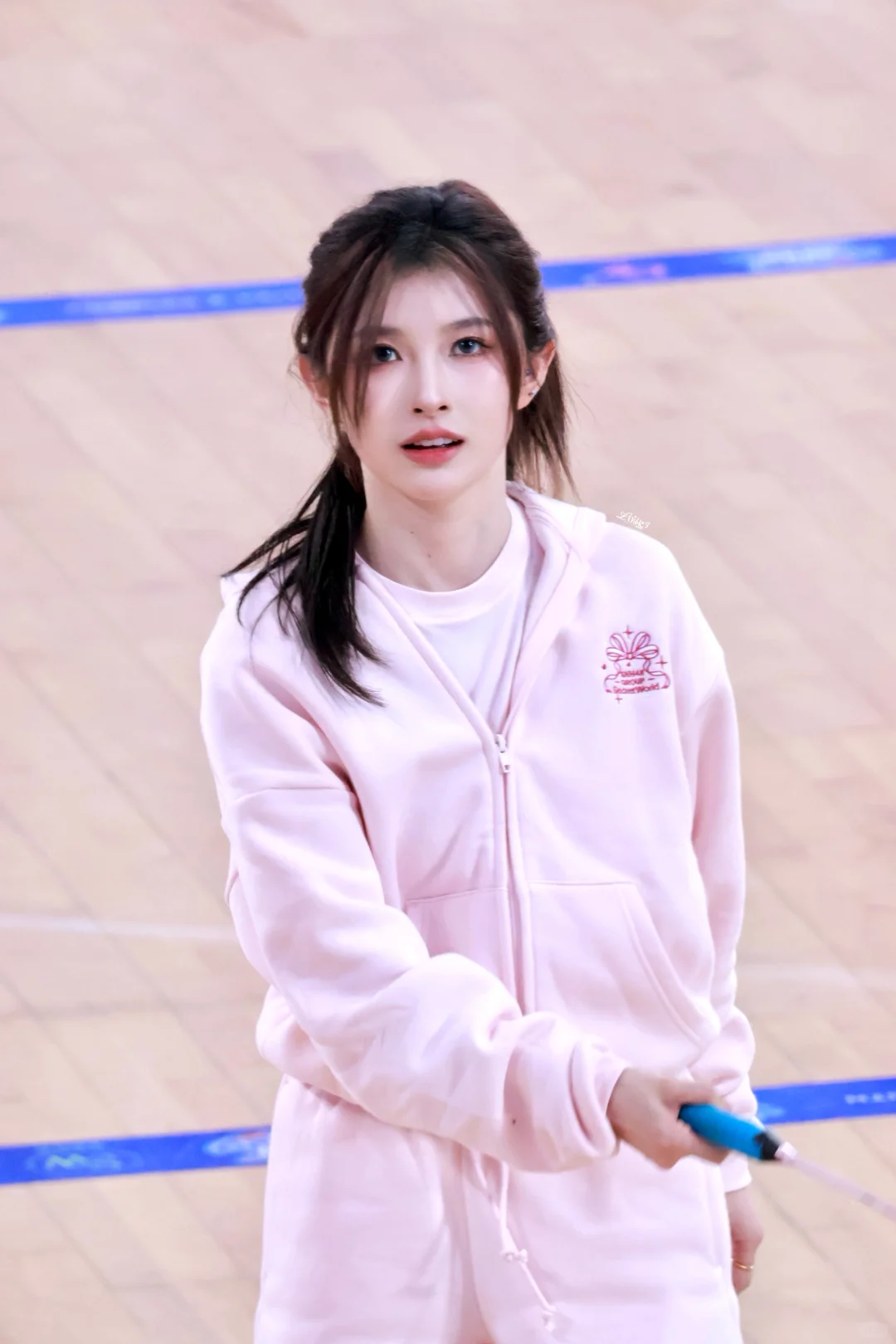 终于加上了暗恋的体育社学姐的联系方式