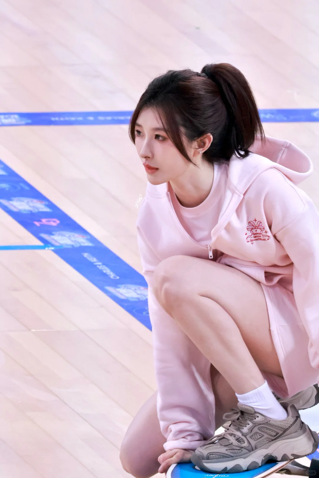 终于加上了暗恋的体育社学姐的联系方式