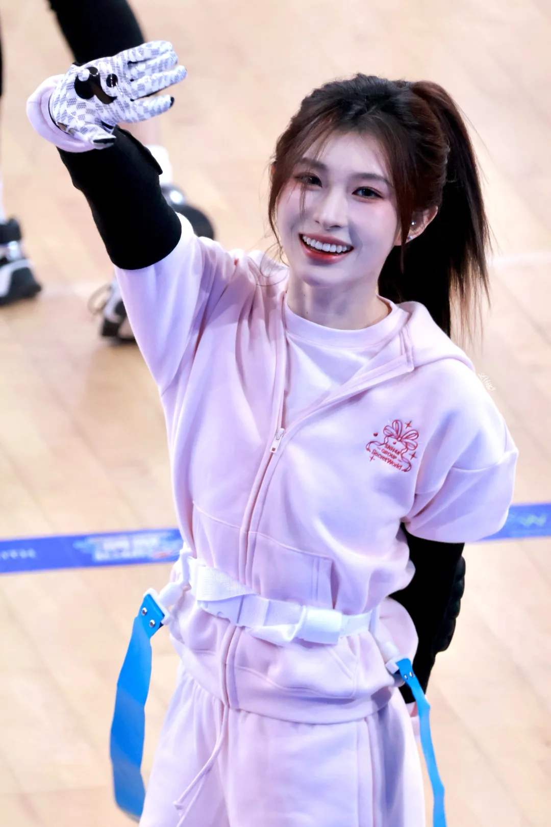 终于加上了暗恋的体育社学姐的联系方式