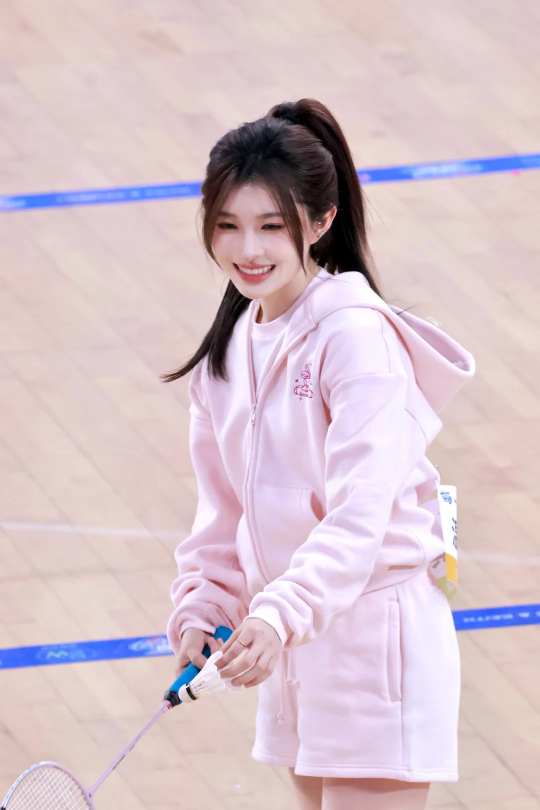 终于加上了暗恋的体育社学姐的联系方式