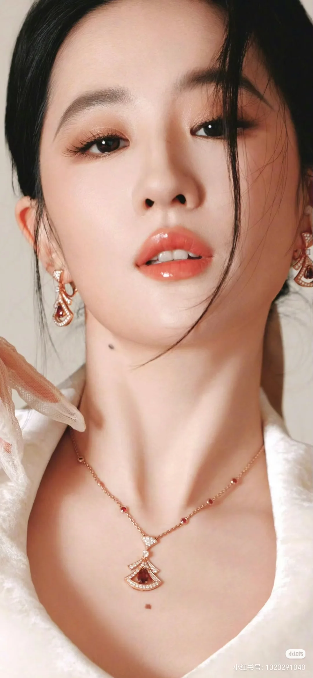 刘亦菲高清壁纸11张可打包下载