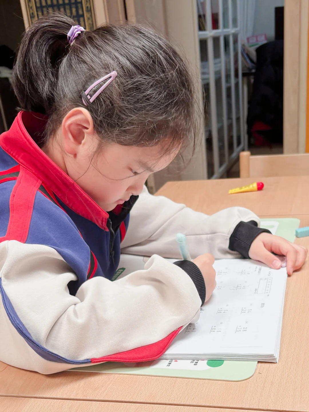 被6岁娃的数学题难哭？搜题软件救我于水火！