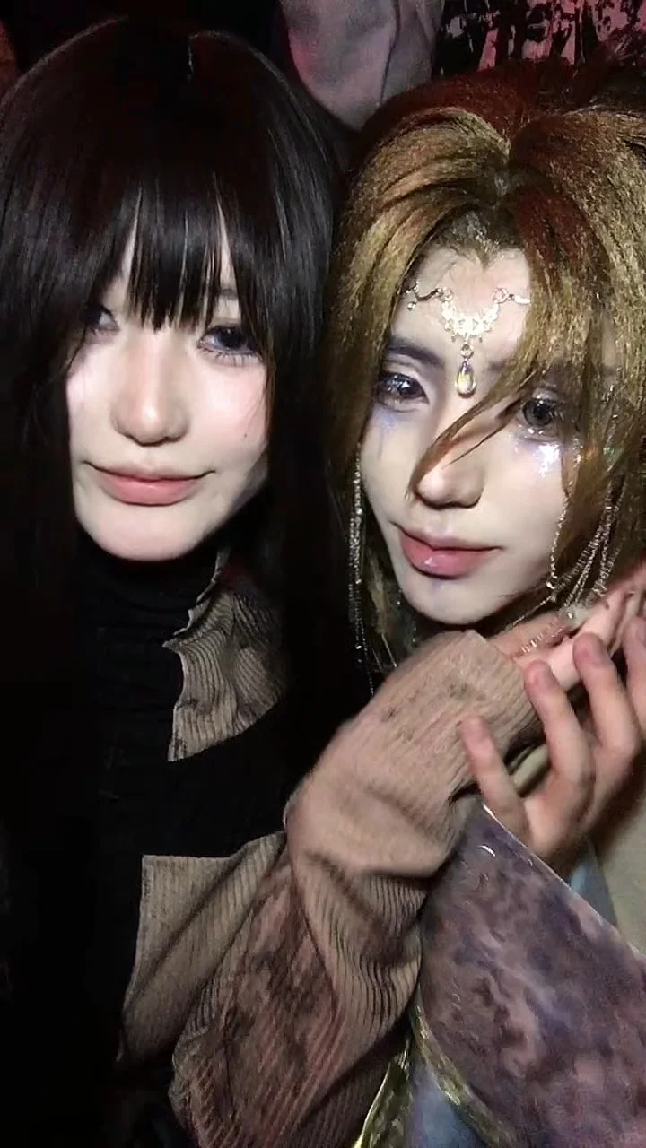 屿秋这群人长这样啥意思？？