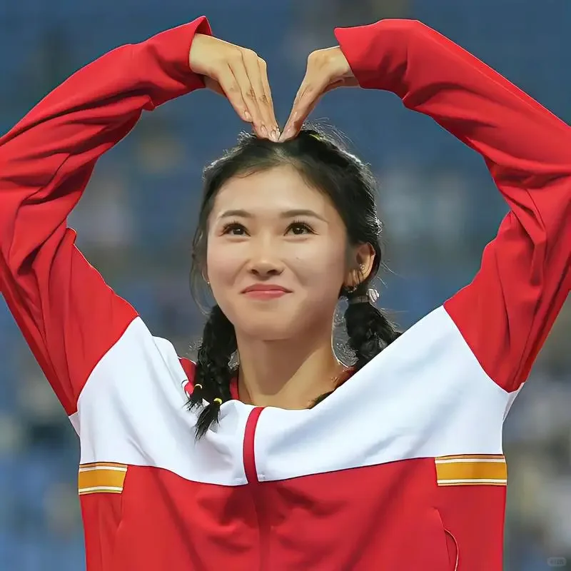 她只是Do了双眼皮，变化居然这么大！