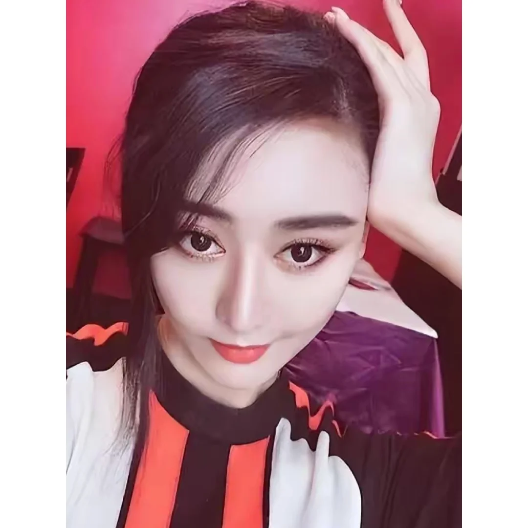 女网红八年花了800万，整容成范冰冰的模样