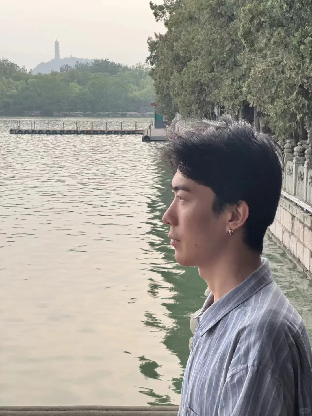 努力不会让侧脸清晰，但钱可以