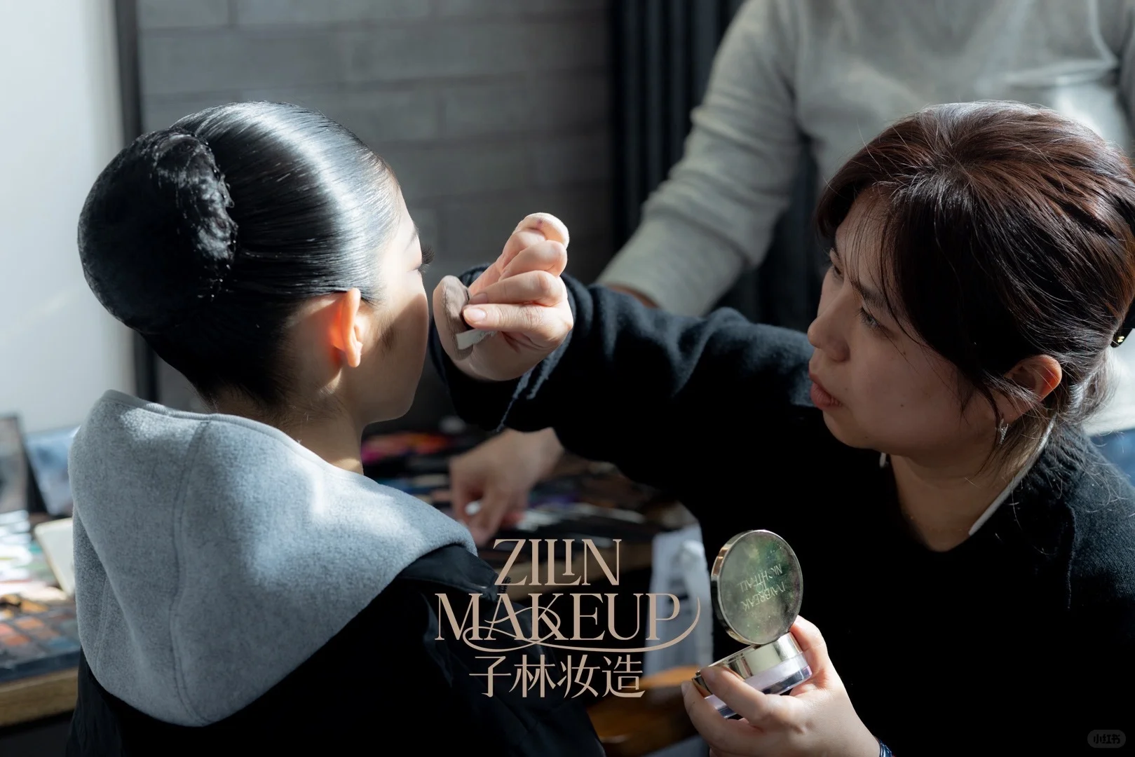 给美女化妆的难度在于保留她本身的气质