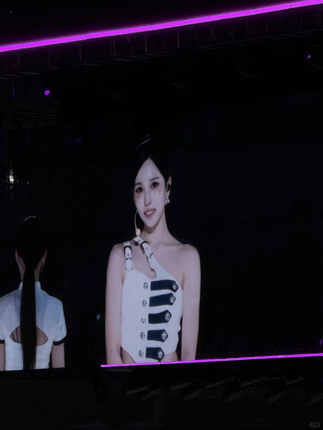 兔！瓦！一！斯！