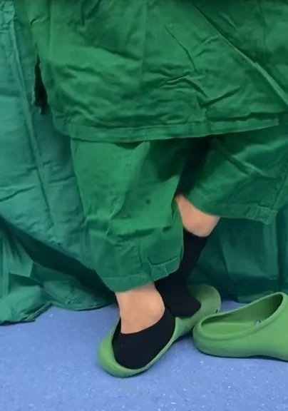 手术室的脚丫子