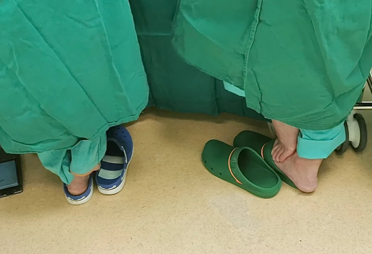 手术室的脚丫子