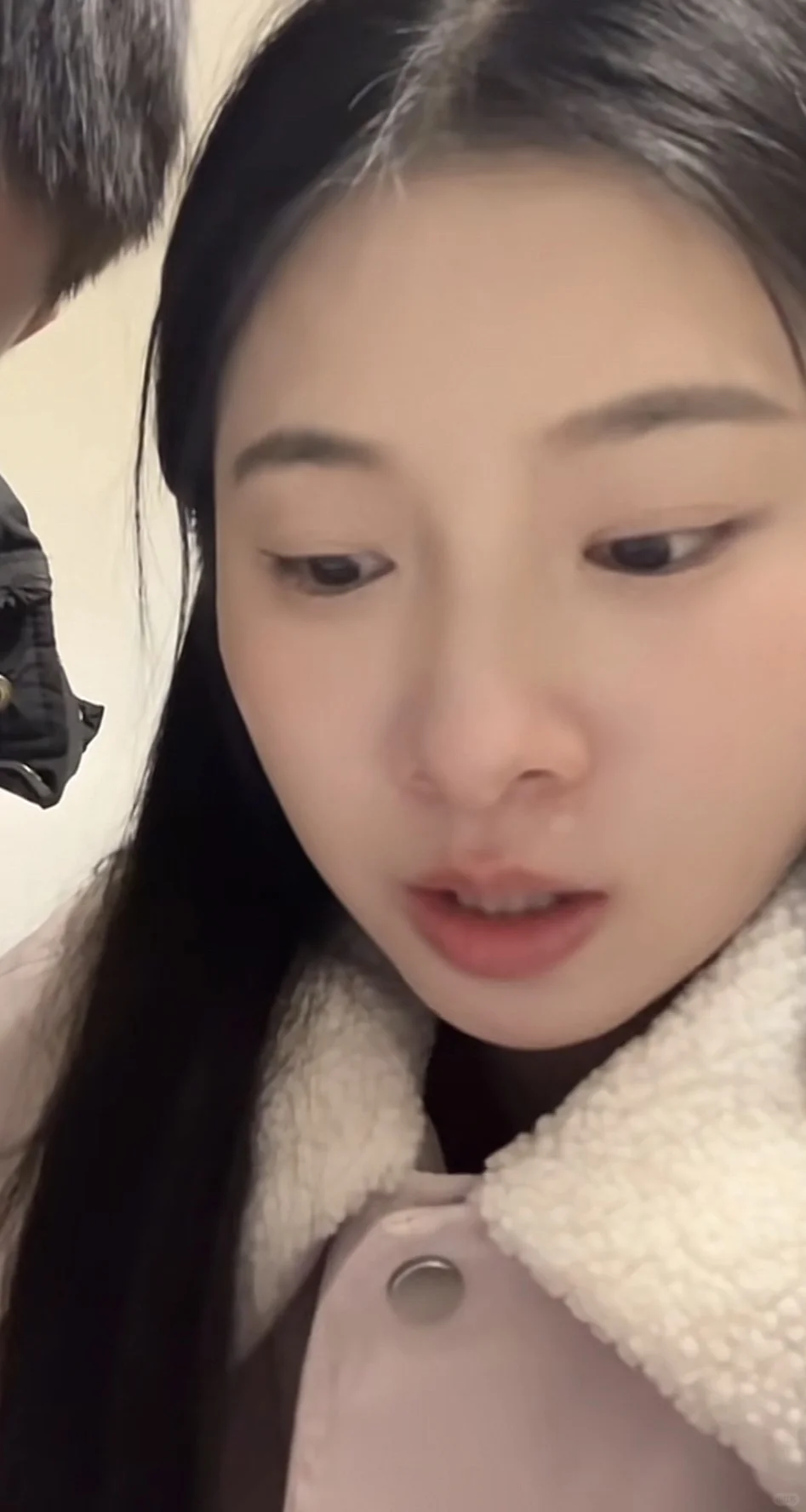 我真的好想给我鼻子整容一下啊，真的很丑啊