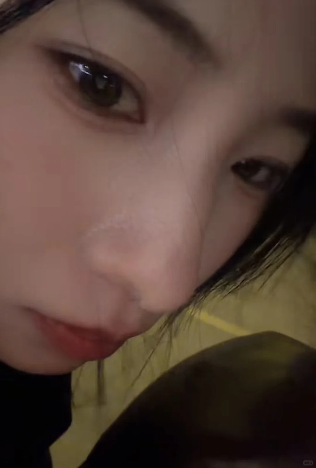 我真的好想给我鼻子整容一下啊，真的很丑啊