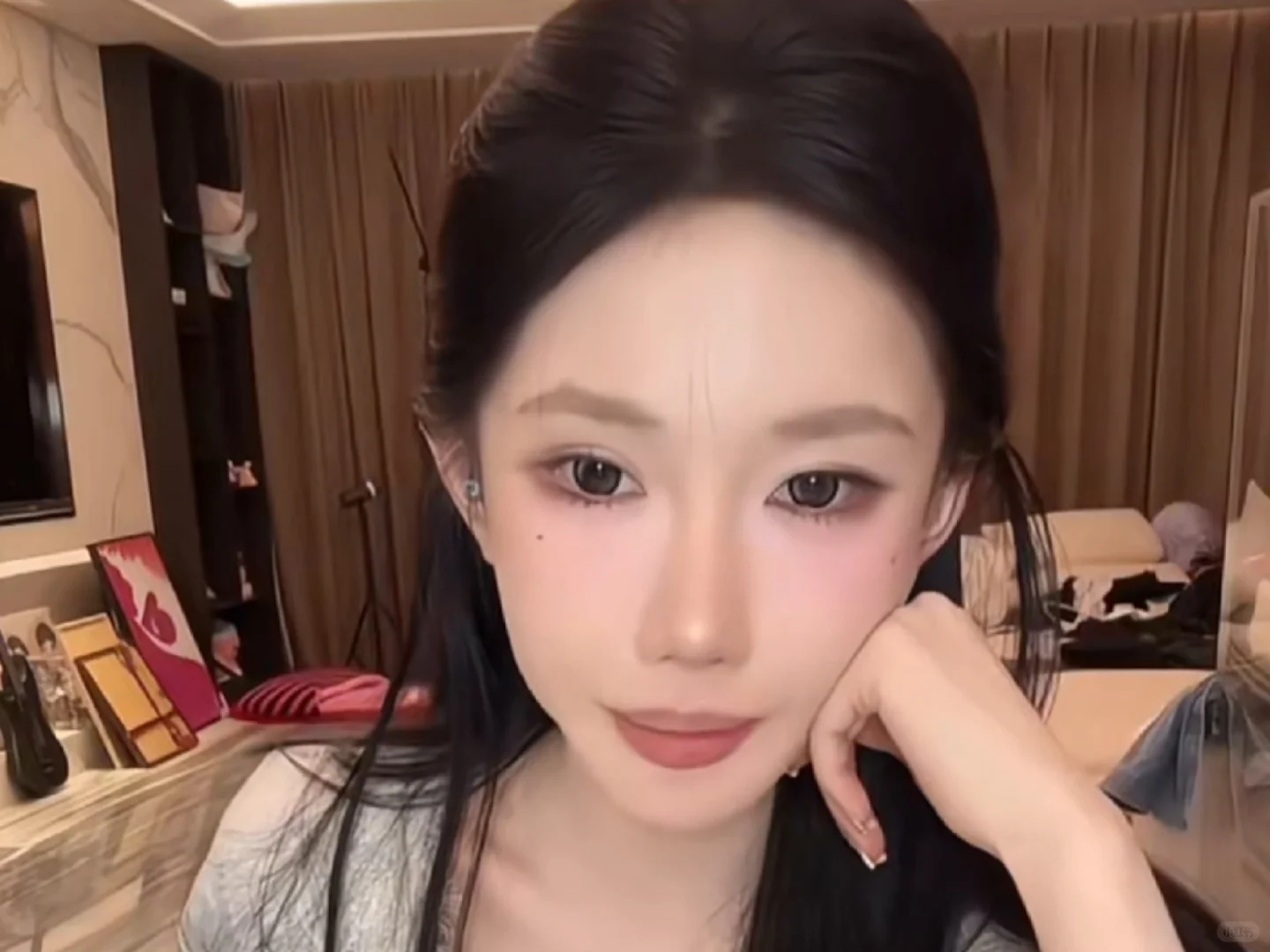 薛小婉自曝整容引热议:美无单一标准