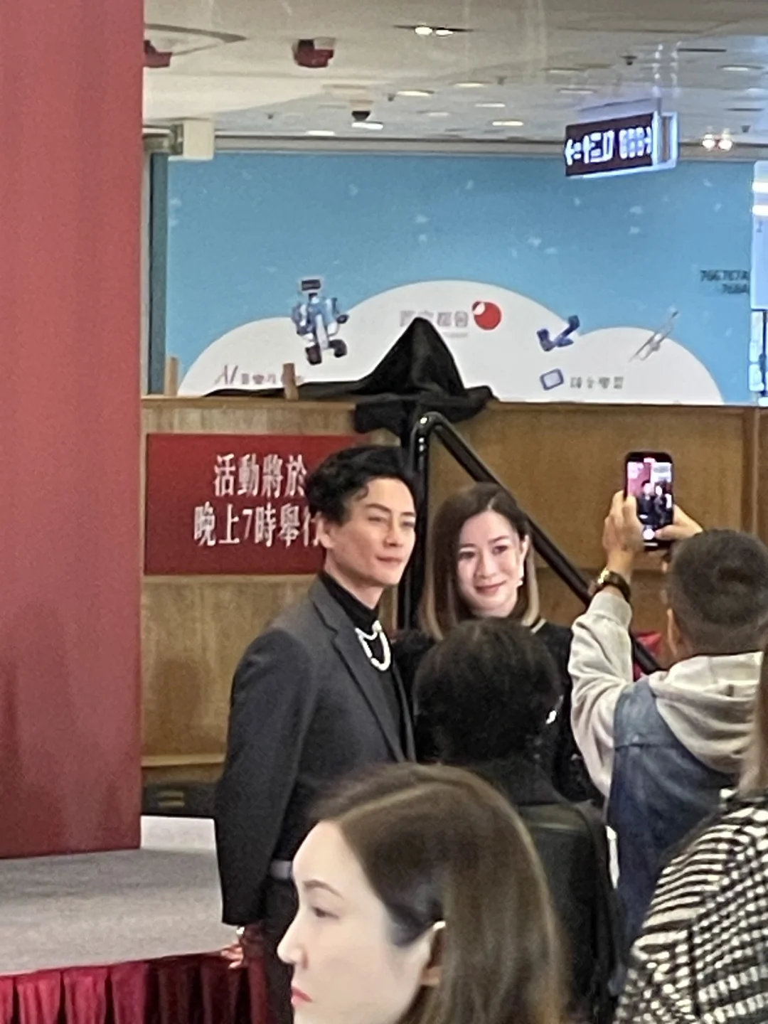 这个长得很像罗一舟的女生是谁