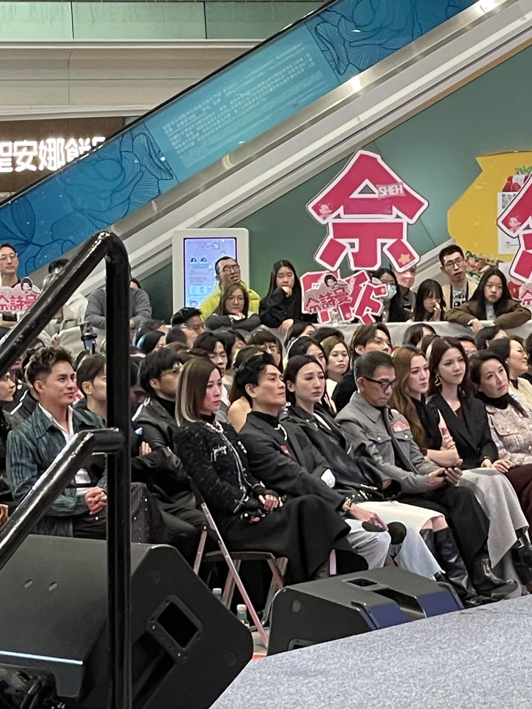 这个长得很像罗一舟的女生是谁