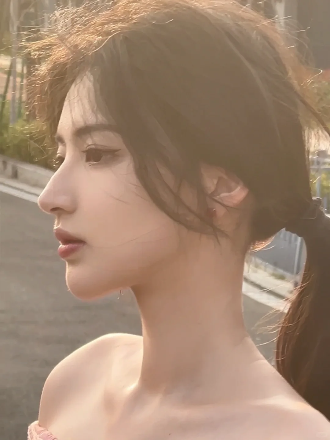 高清怼脸出神图的秘诀是骨相美🙋