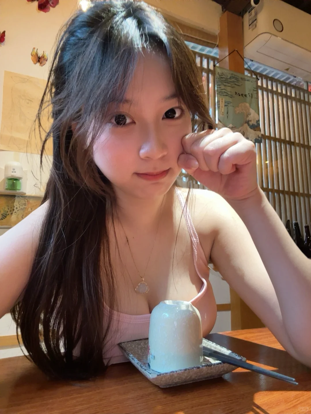 把自己养白后，美女氛围变得特别足...