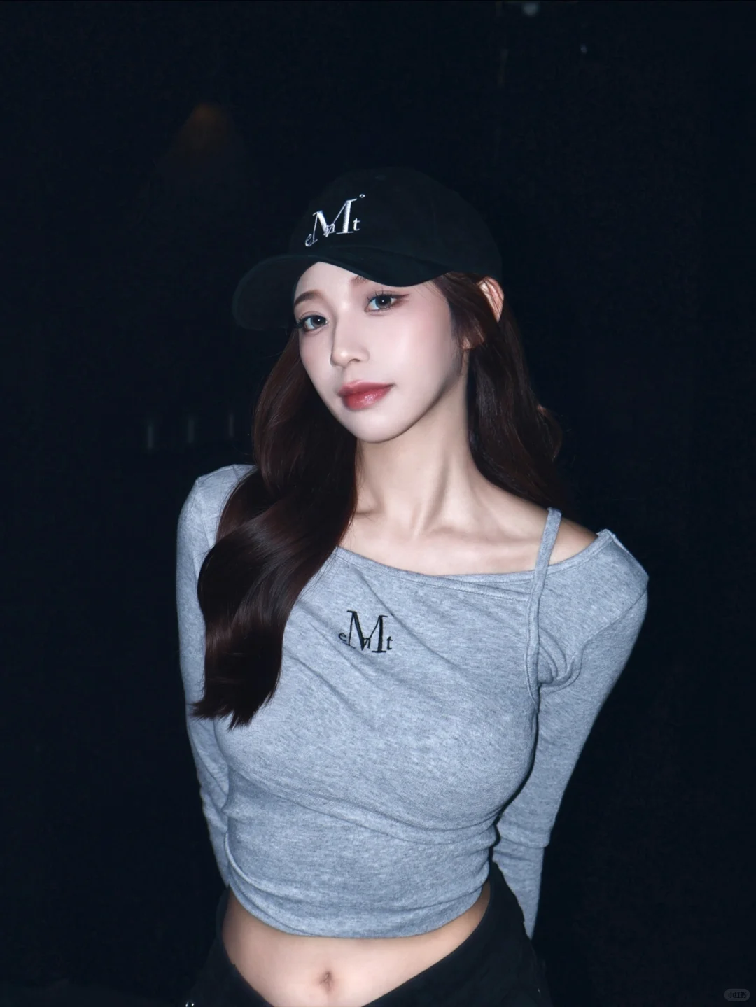 将自己融入电脑桌面，支持 Windows 和 Mac