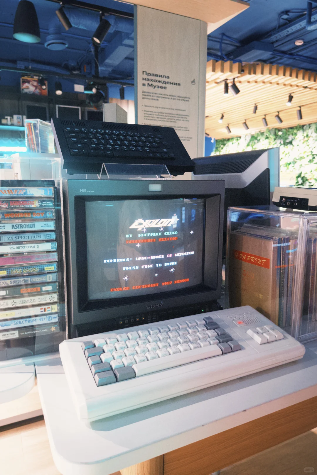 储存“旧时光能量块”的店铺，古董游戏机。