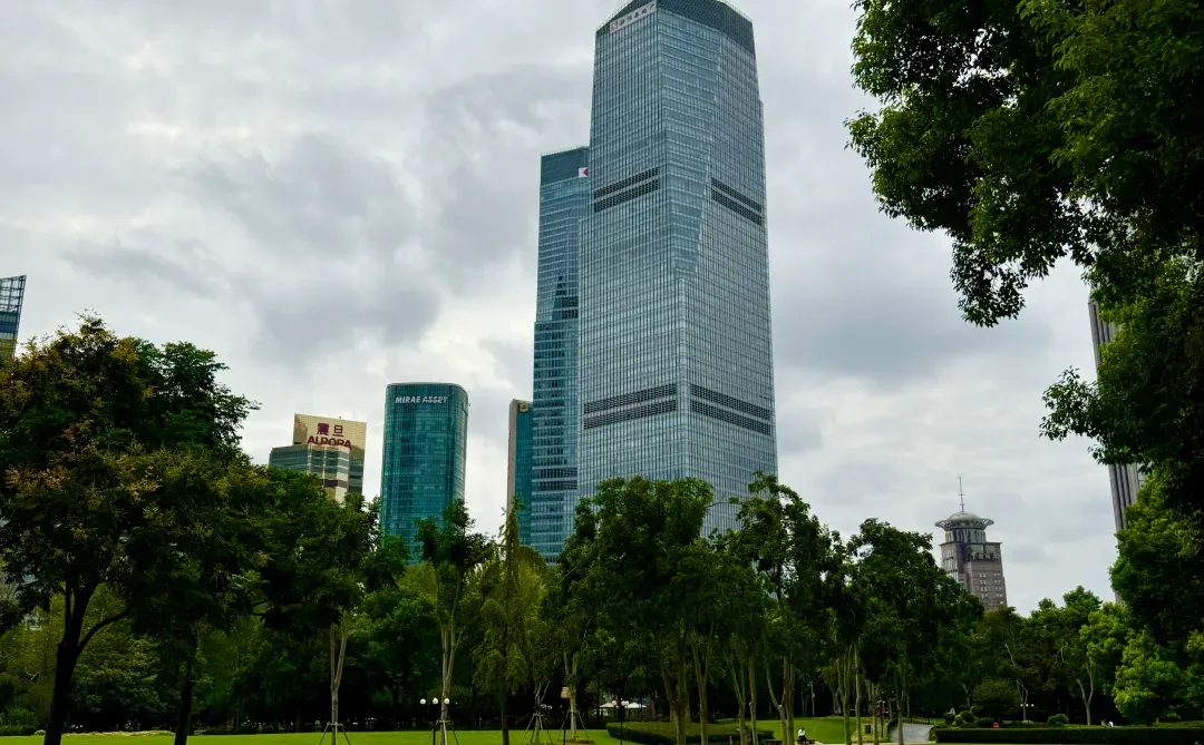 我在上海找到了现实版FrutigerAero插画