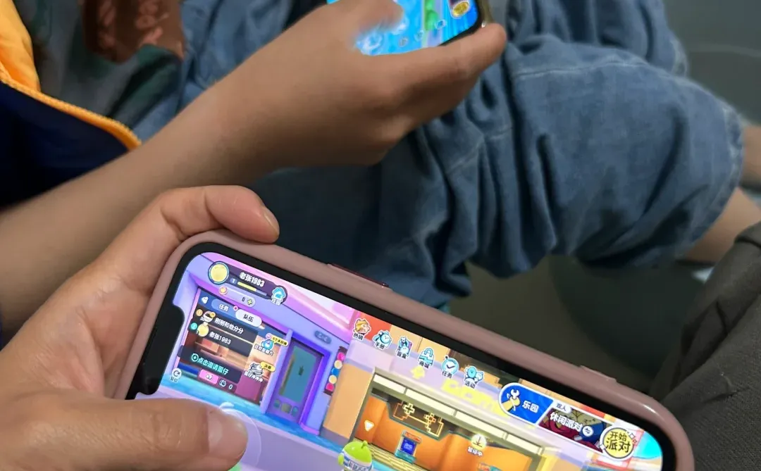 为什么我主动和孩子一起打游戏