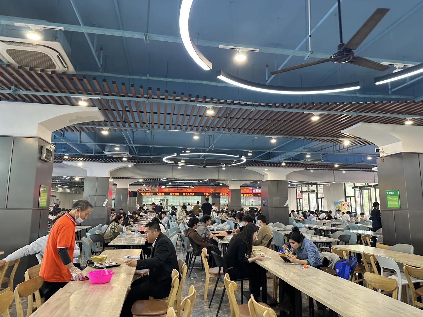 广东肇庆航空✈️学院 职等你来?