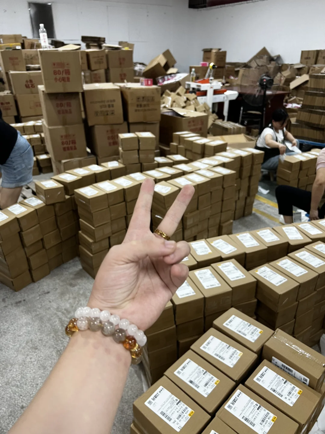 长沙水晶直播的素人和专业主播在哪？