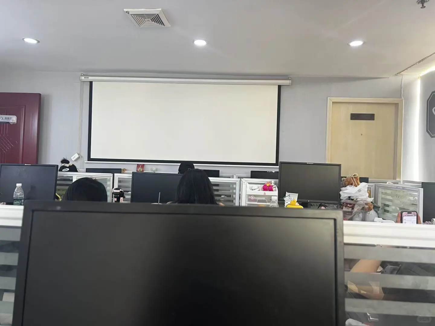 在公司好无聊，缺一个搭子