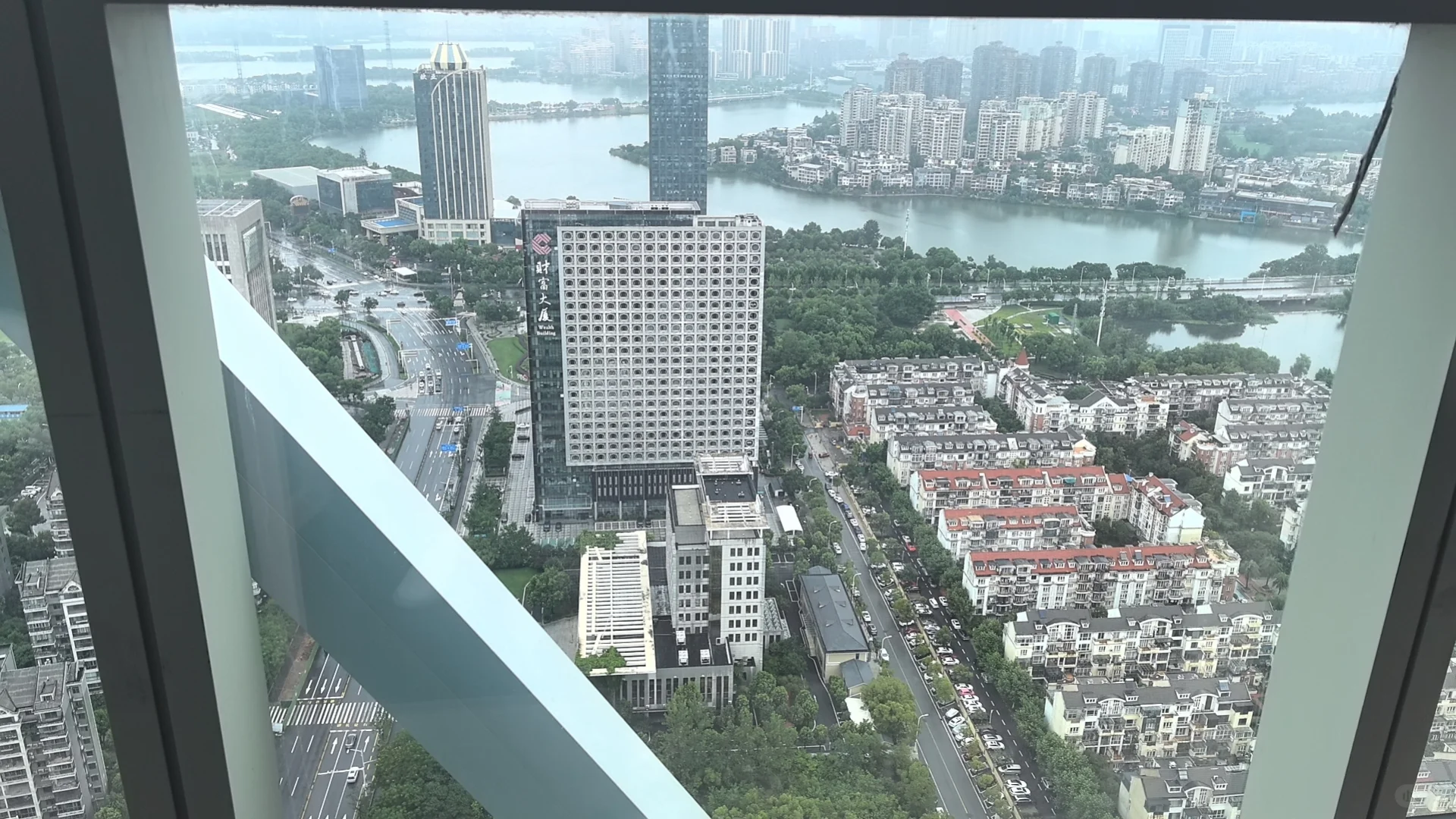东站附近招聘人事两位