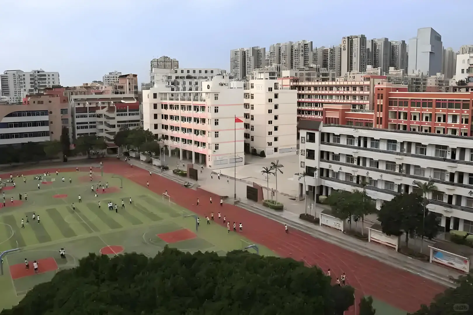 石狮实验中学,招聘5门学科教师,提供住宿