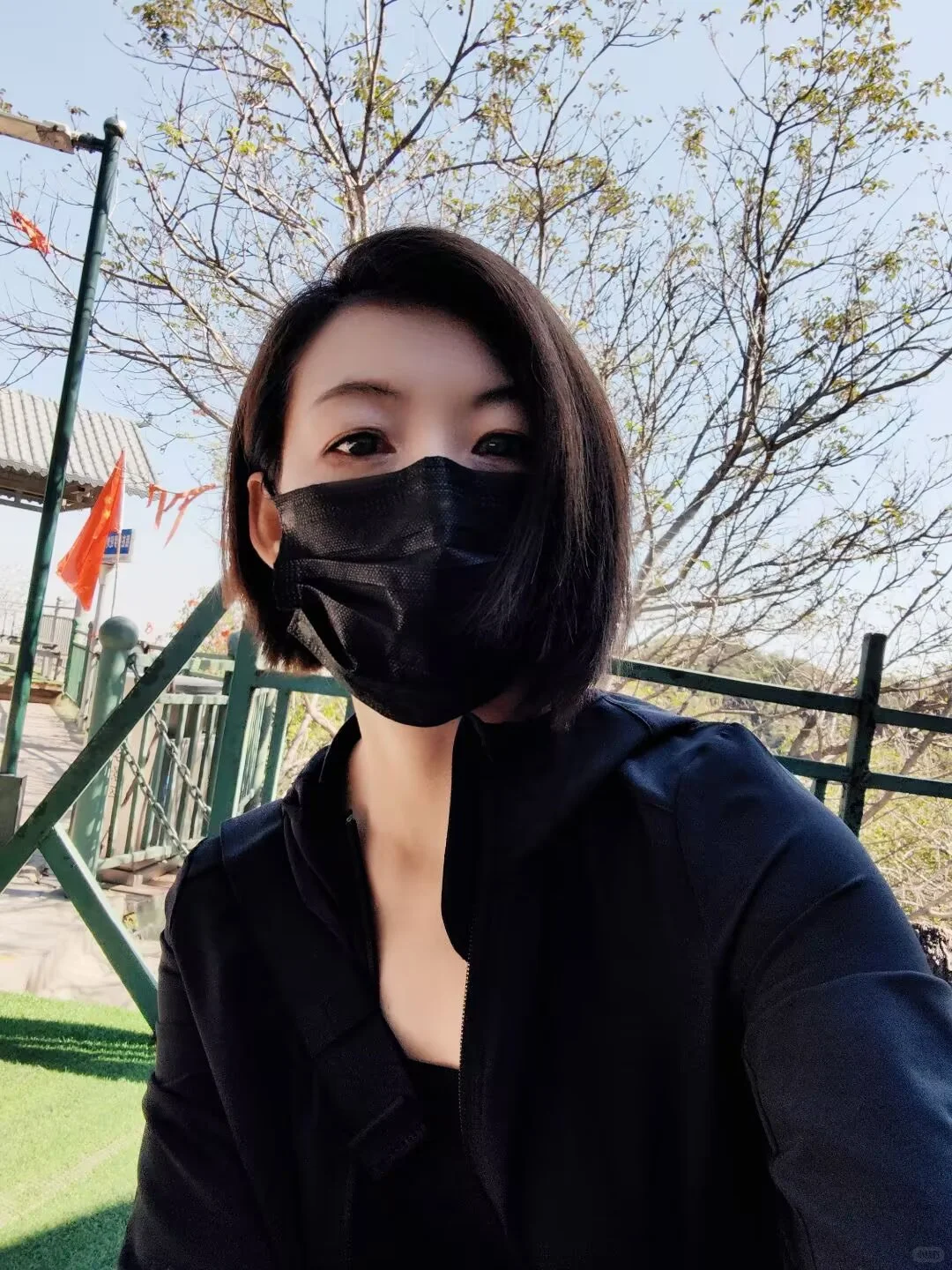 以前一个月两三万，刚才去应聘月薪3000被拒