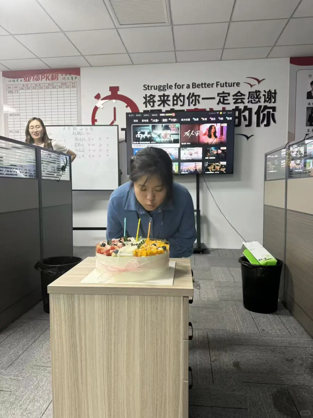 猫猫摇人招人！